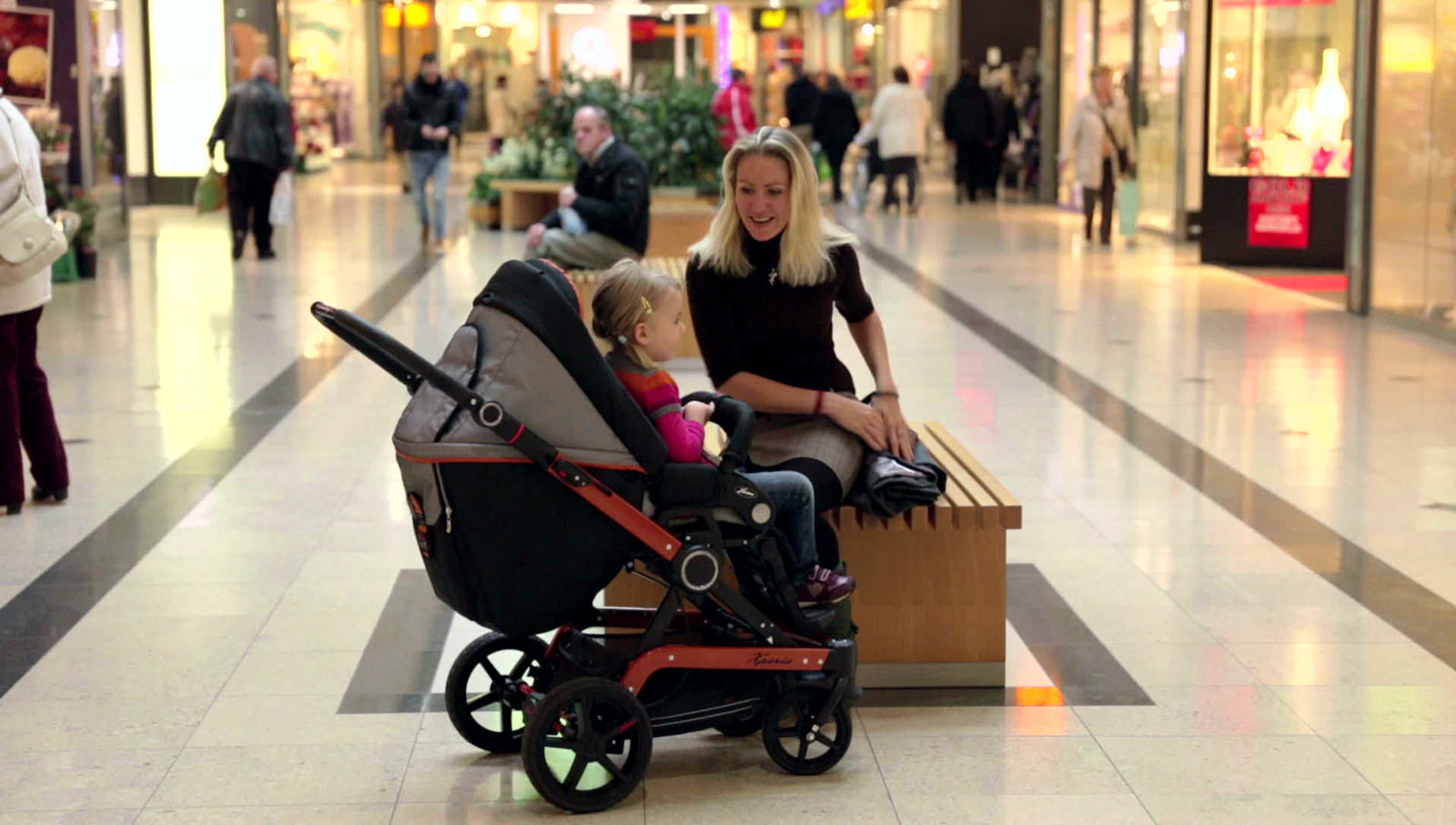 Einstellung Hartan Kinderwagen - Modell Bit - aus dem Produktvideo Hartan Kinderwagen